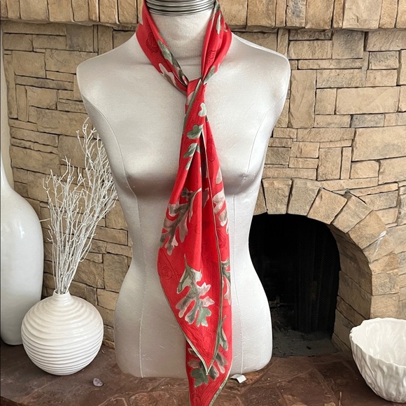 Vera Neumann Red Acorn Silk Scarf - Picture 3 of 5